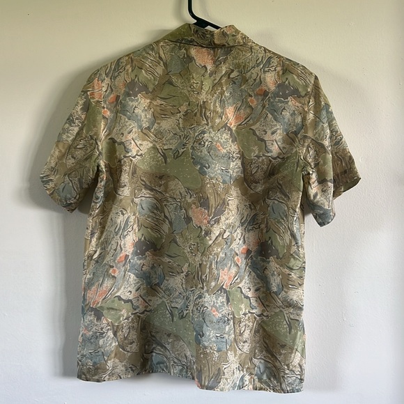 Vintage 100% silk pale green abstract short sleeve button down blouse top - Picture 5 of 9